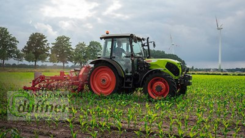 CLAAS Axos 240 Advanced - Farm tractor: picture 1 CLAAS Axos 240 Advanced - Farm tractor: picture 1