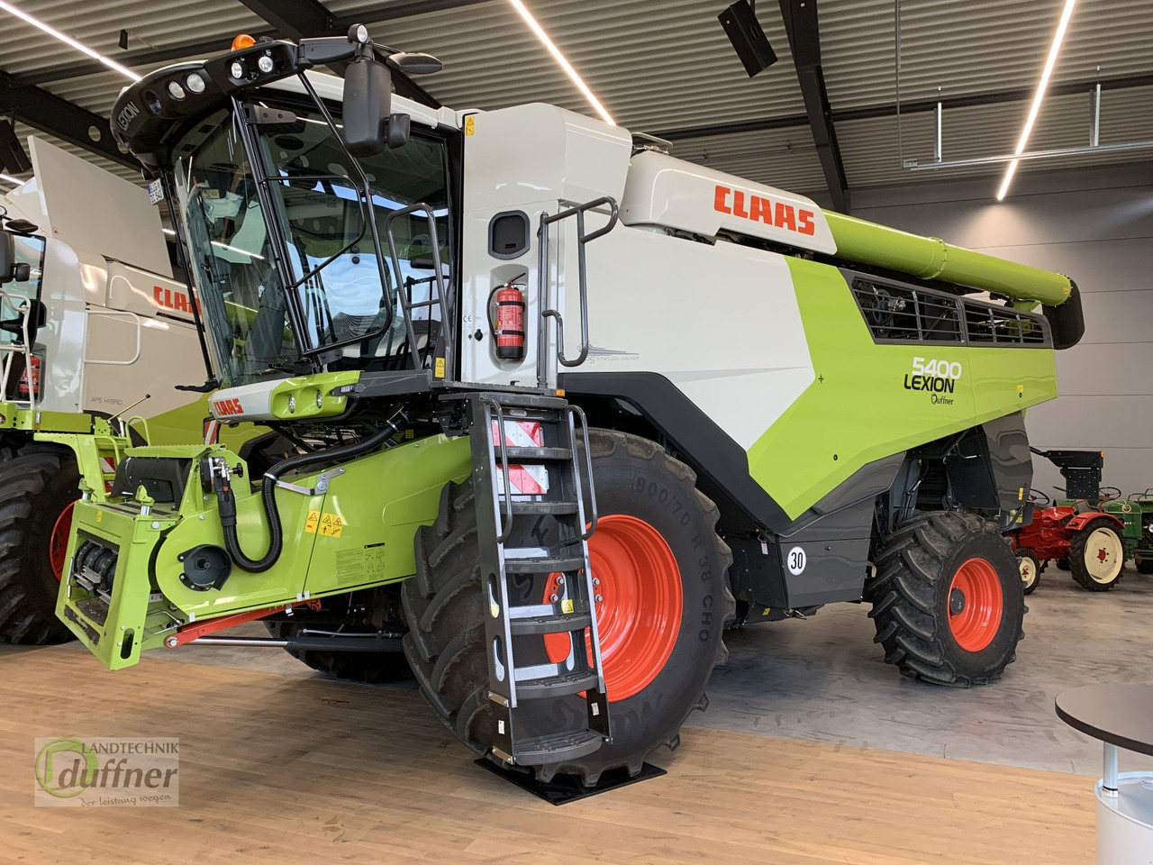CLAAS Lexion 5400 - Combine harvester: picture 3 CLAAS Lexion 5400 - Combine harvester: picture 3