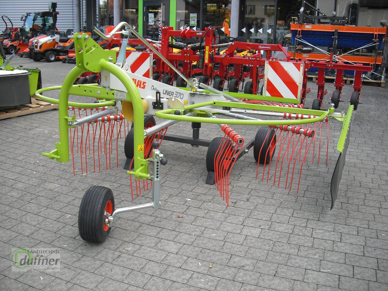 CLAAS Liner 370 - Tedder/ Rake: picture 3 CLAAS Liner 370 - Tedder/ Rake: picture 3