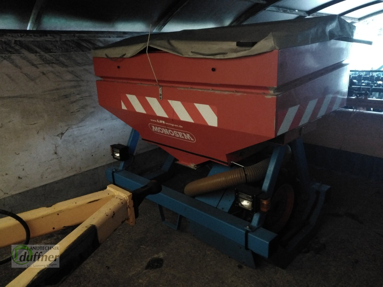 Monosem Fronttank Avant - Precision seeder: picture 3 Monosem Fronttank Avant - Precision seeder: picture 3