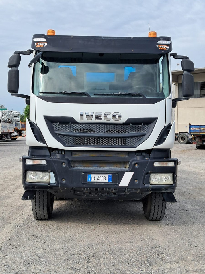 IVECO TRAKKER 500 CIFA RY1300 - Concrete mixer truck: picture 4 IVECO TRAKKER 500 CIFA RY1300 - Concrete mixer truck: picture 4
