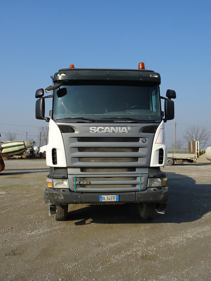 SCANIA R420 8X4 ARMEC HY120 - Concrete mixer truck: picture 5 SCANIA R420 8X4 ARMEC HY120 - Concrete mixer truck: picture 5