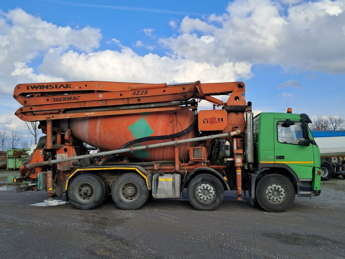 VOLVO FM 84R 440 SERMAC 4Z28 - Mixer pump truck: picture 1 VOLVO FM 84R 440 SERMAC 4Z28 - Mixer pump truck: picture 1