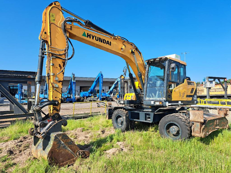 Hyundai HW140 - Wheel excavator: picture 1 Hyundai HW140 - Wheel excavator: picture 1