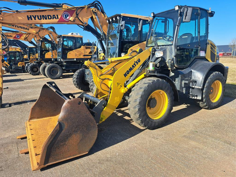 Komatsu WA 100 M-8 - Wheel loader: picture 1 Komatsu WA 100 M-8 - Wheel loader: picture 1