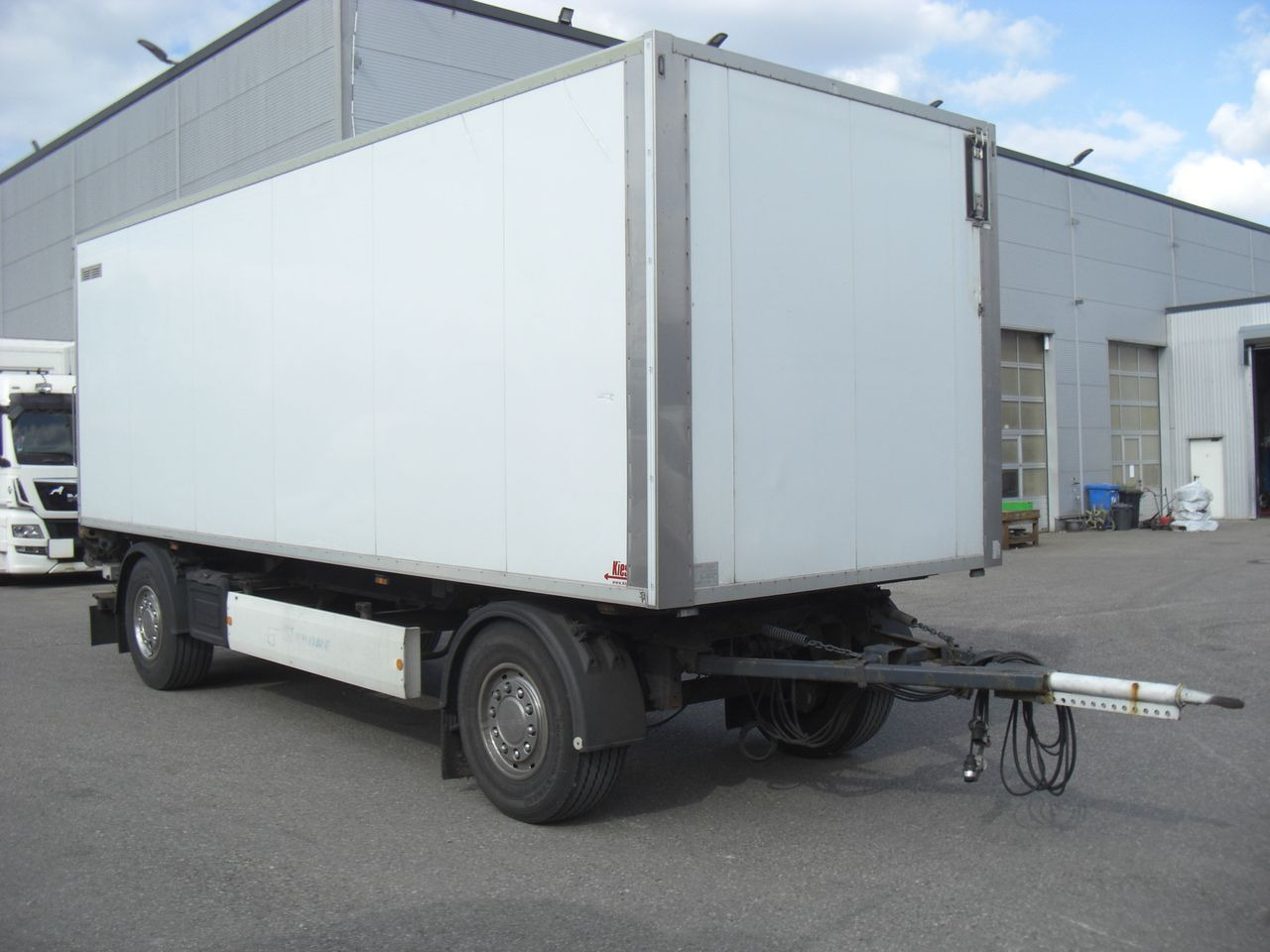 Magyar SR34MD1 / 3 KAMMERN - Tanker semi-trailer: picture 3 Magyar SR34MD1 / 3 KAMMERN - Tanker semi-trailer: picture 3