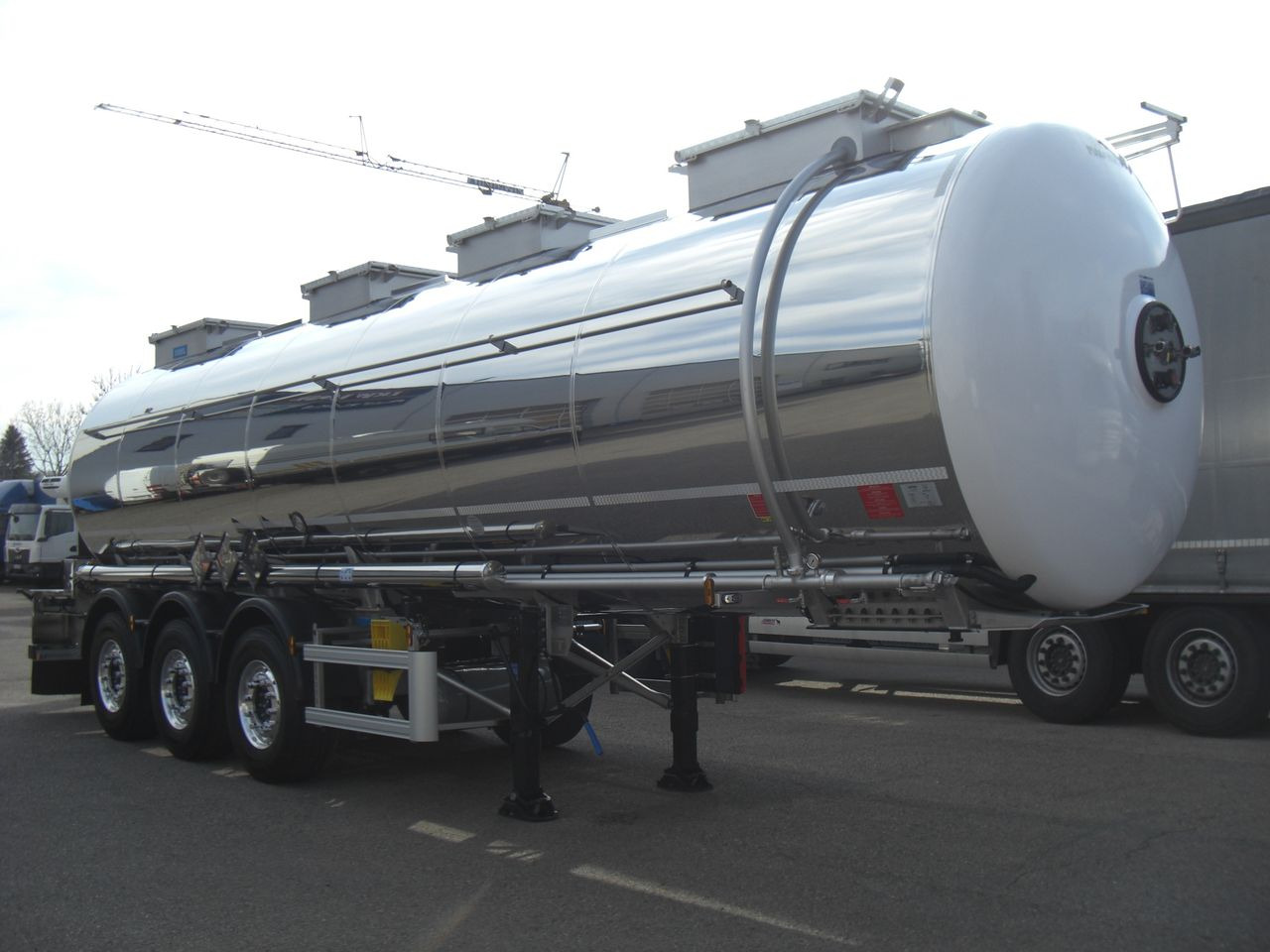 Magyar SRMAD/1KAMMER/CHEMIE - Tanker semi-trailer: picture 2 Magyar SRMAD/1KAMMER/CHEMIE - Tanker semi-trailer: picture 2