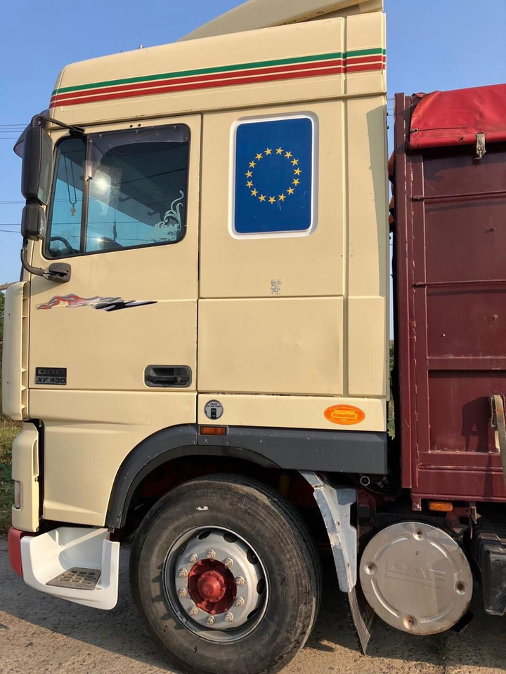 DAF XF 95 430 Platform - Dropside/ Flatbed truck: picture 2 DAF XF 95 430 Platform - Dropside/ Flatbed truck: picture 2