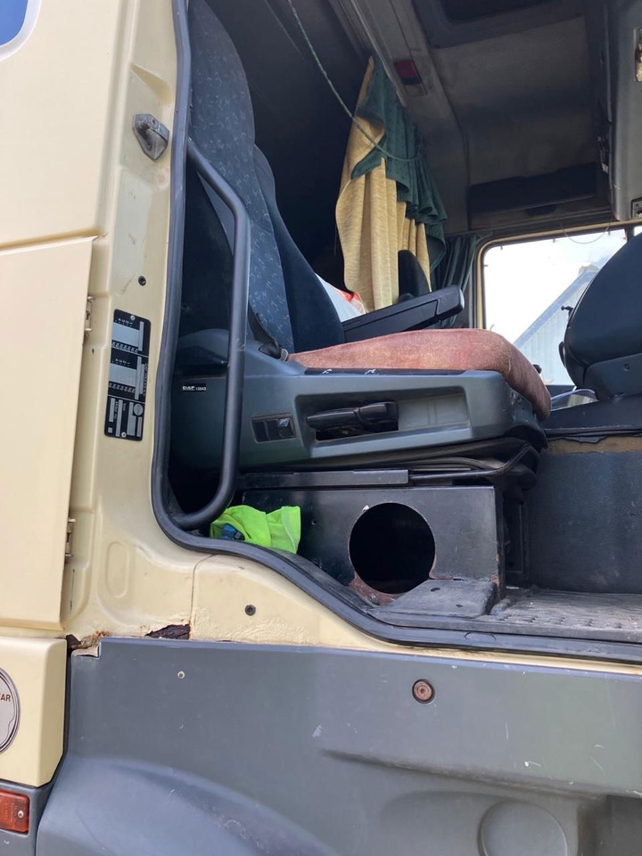 DAF XF 95 430 Platform - Dropside/ Flatbed truck: picture 5 DAF XF 95 430 Platform - Dropside/ Flatbed truck: picture 5