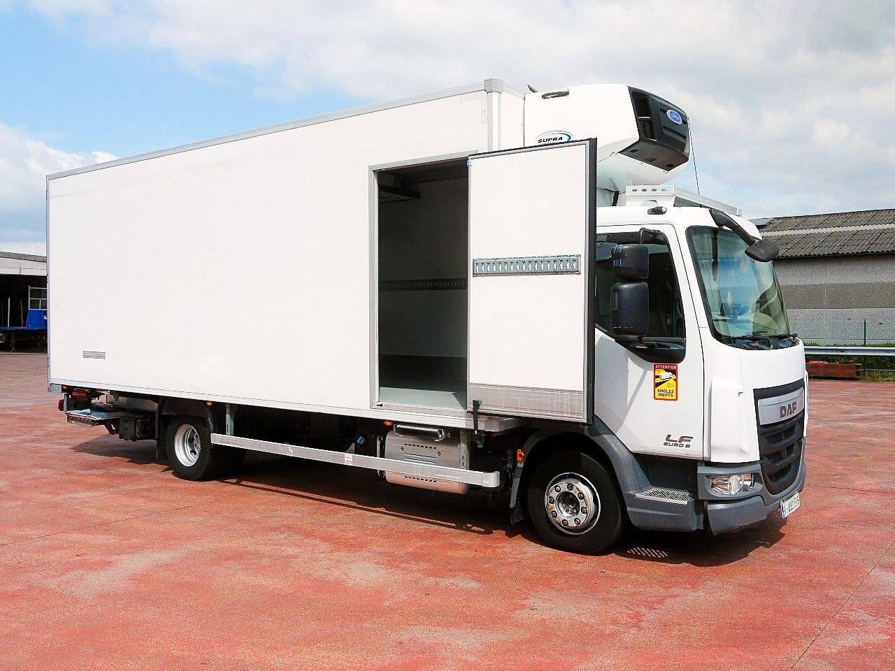 DAF 180.12 LF FA KUHLKOFFER CARRIER SUPRA 850 MULTI - Refrigerated truck: picture 3 DAF 180.12 LF FA KUHLKOFFER CARRIER SUPRA 850 MULTI - Refrigerated truck: picture 3