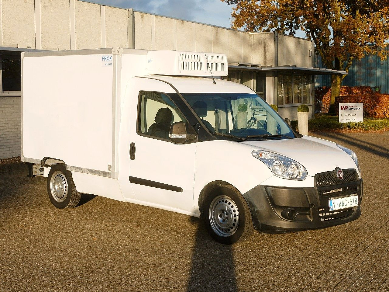 Fiat DOBLO 1.6 KUHLKOFFER CARRIER XARIOS -20 / AIRCO - Refrigerated delivery van: picture 2 Fiat DOBLO 1.6 KUHLKOFFER CARRIER XARIOS -20 / AIRCO - Refrigerated delivery van: picture 2
