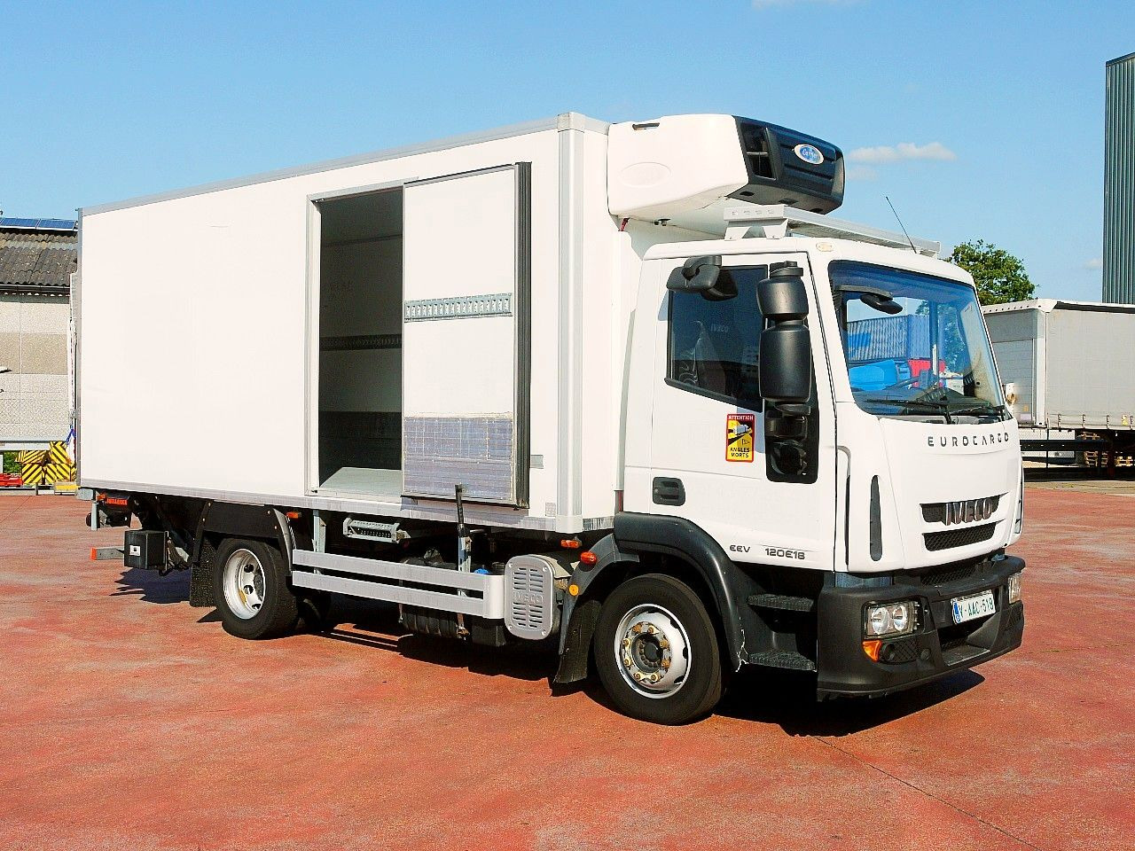 Iveco 120E18 EUROCARGO KUHLKOFFER CARRIER SUPRA 550 - Refrigerated truck: picture 3 Iveco 120E18 EUROCARGO KUHLKOFFER CARRIER SUPRA 550 - Refrigerated truck: picture 3