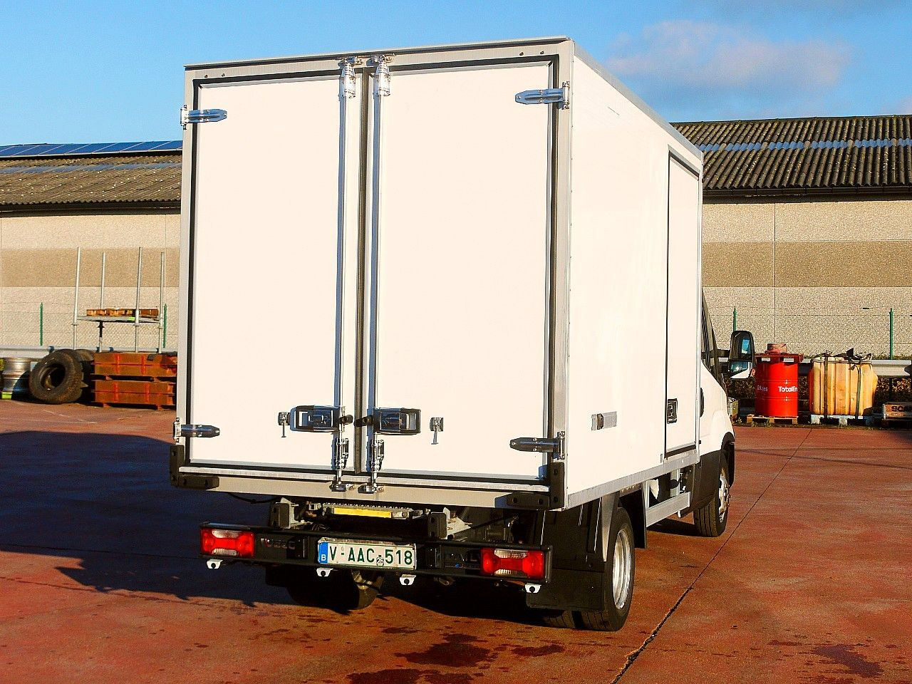 Iveco 35C14 DAILY KUHLKOFFER CARRIER XARIOS 350 -20C - Refrigerated delivery van: picture 5 Iveco 35C14 DAILY KUHLKOFFER CARRIER XARIOS 350 -20C - Refrigerated delivery van: picture 5