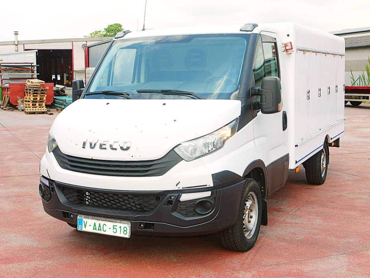 Iveco 35S12 DAILY ISOTHERM KOFFER 5 TURIG / AIRCO - Refrigerated delivery van: picture 5 Iveco 35S12 DAILY ISOTHERM KOFFER 5 TURIG / AIRCO - Refrigerated delivery van: picture 5