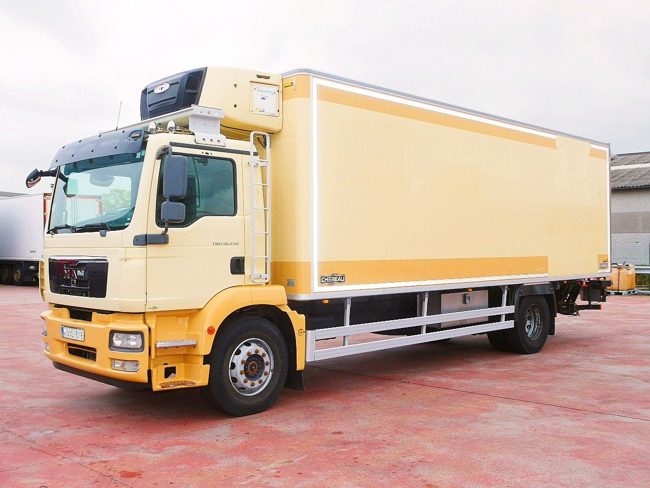 MAN TGM 18 250 CHEREAU CARRIER SUPR 1250 MULTi - Refrigerated truck: picture 4 MAN TGM 18 250 CHEREAU CARRIER SUPR 1250 MULTi - Refrigerated truck: picture 4