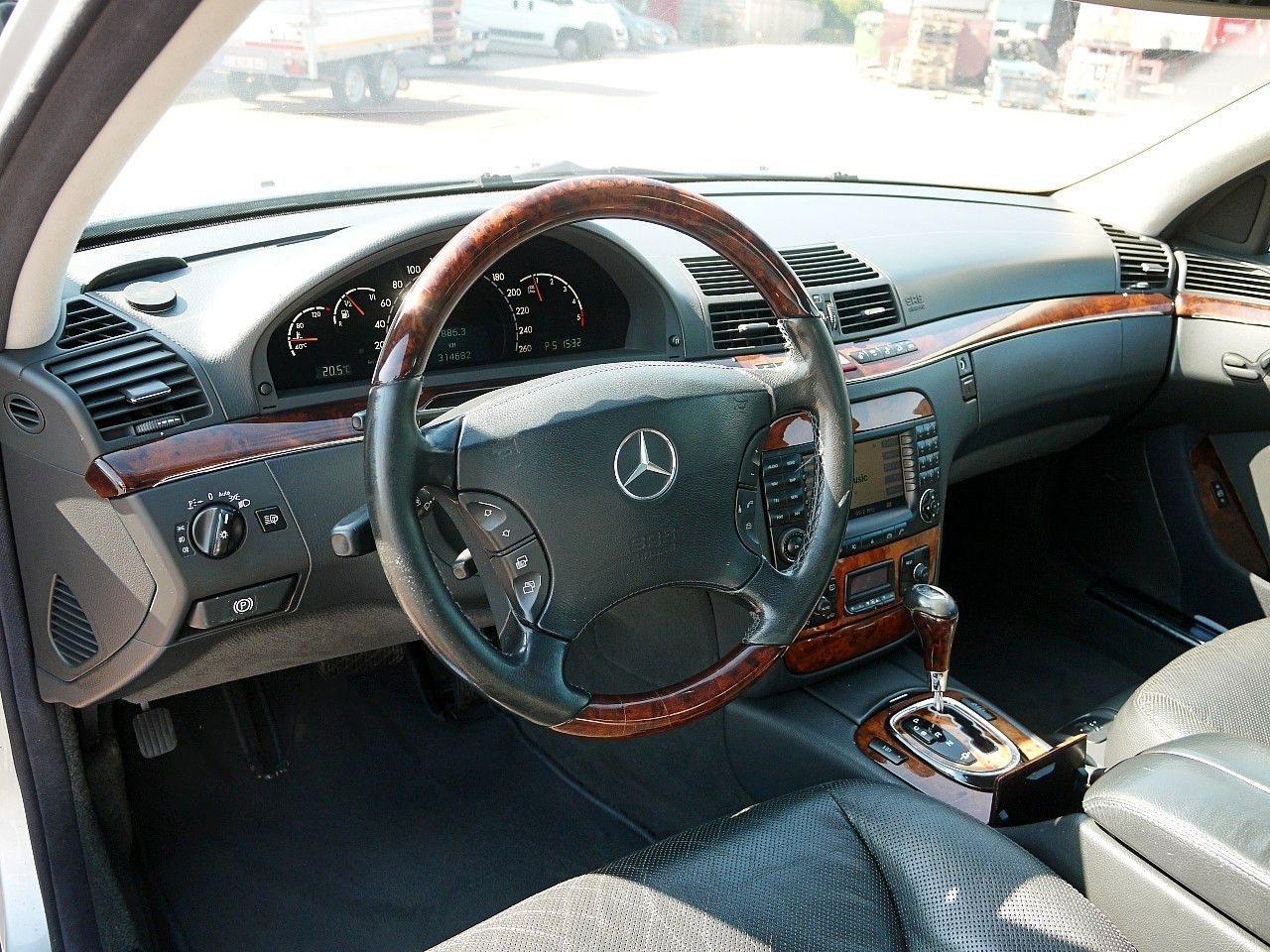 Saloon car Mercedes-Benz COMAND Bi-XENON SCHIEBEDACH SOFTCLOSE ...: picture 8
