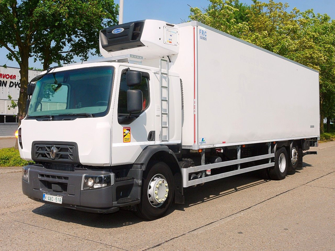 Renault D 26.320 6x2 KUHLKOFFER CARRIER SUPRA 850 XL CAB - Refrigerated truck: picture 2 Renault D 26.320 6x2 KUHLKOFFER CARRIER SUPRA 850 XL CAB - Refrigerated truck: picture 2