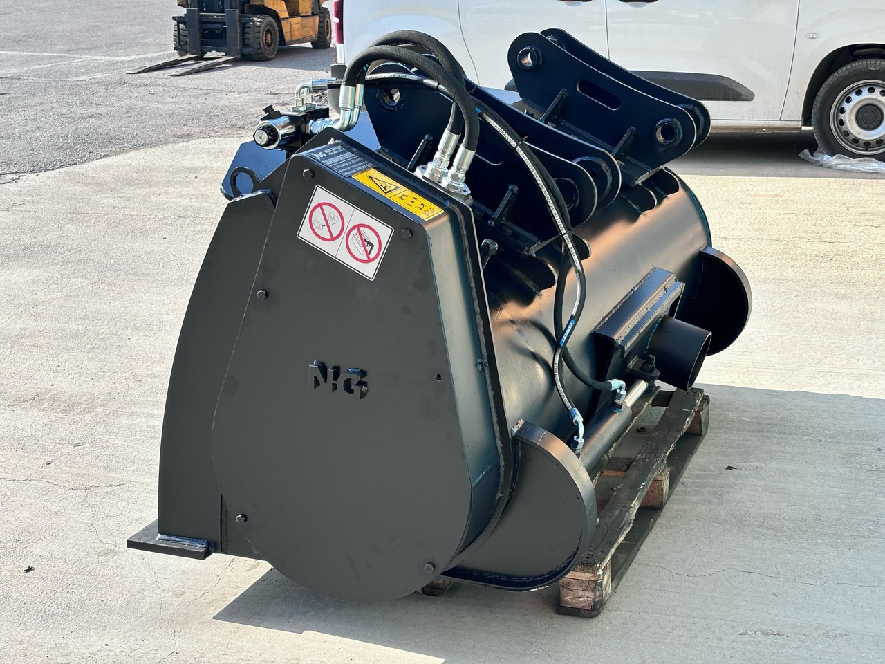 CONCRETE MIXING BUCKET - NG ATTACHMENTS - Loader bucket for Loader: picture 5 CONCRETE MIXING BUCKET - NG ATTACHMENTS - Loader bucket for Loader: picture 5