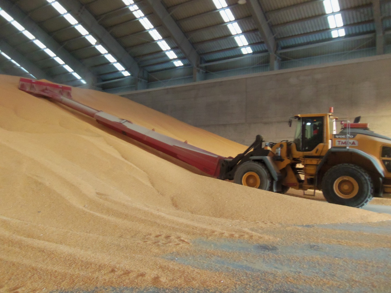 GRAIN PUSHER - NG ATTACHMENTS - Sand/ Salt spreader for Harvester attachment: picture 5 GRAIN PUSHER - NG ATTACHMENTS - Sand/ Salt spreader for Harvester attachment: picture 5