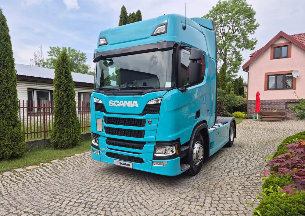 Scania R450 - Tractor unit: picture 1 Scania R450 - Tractor unit: picture 1