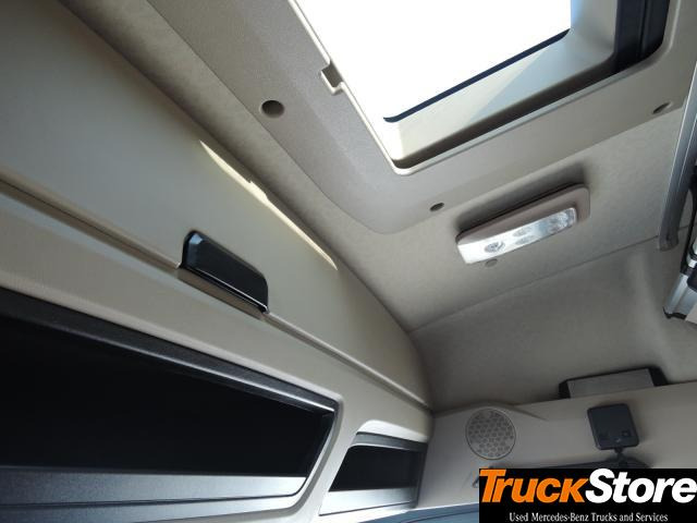 Tractor unit Mercedes-Benz Actros 1848 LS: picture 10