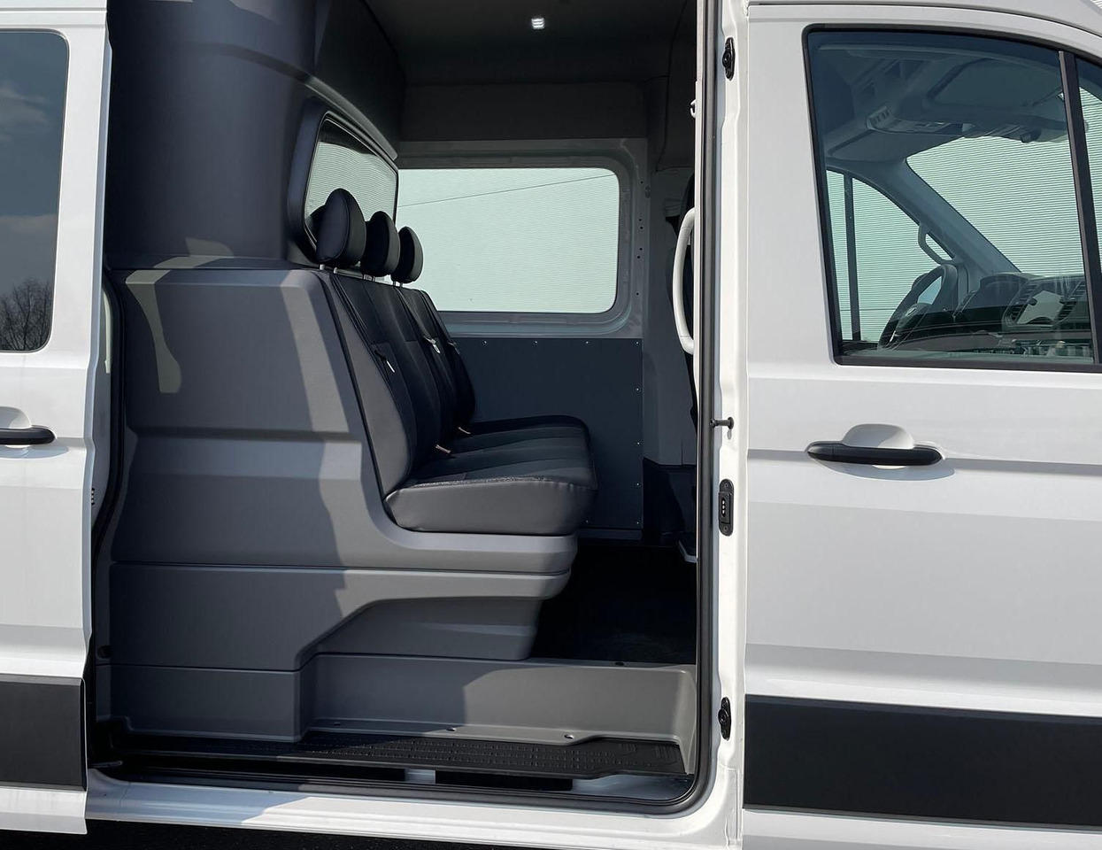 Commercial vehicle MAN TGE 3.180 L3H3 MIXTO 4x4 STANDHZ DIFF AHK ACC: picture 6 Commercial vehicle MAN TGE 3.180 L3H3 MIXTO 4x4 STANDHZ DIFF AHK ACC: picture 6