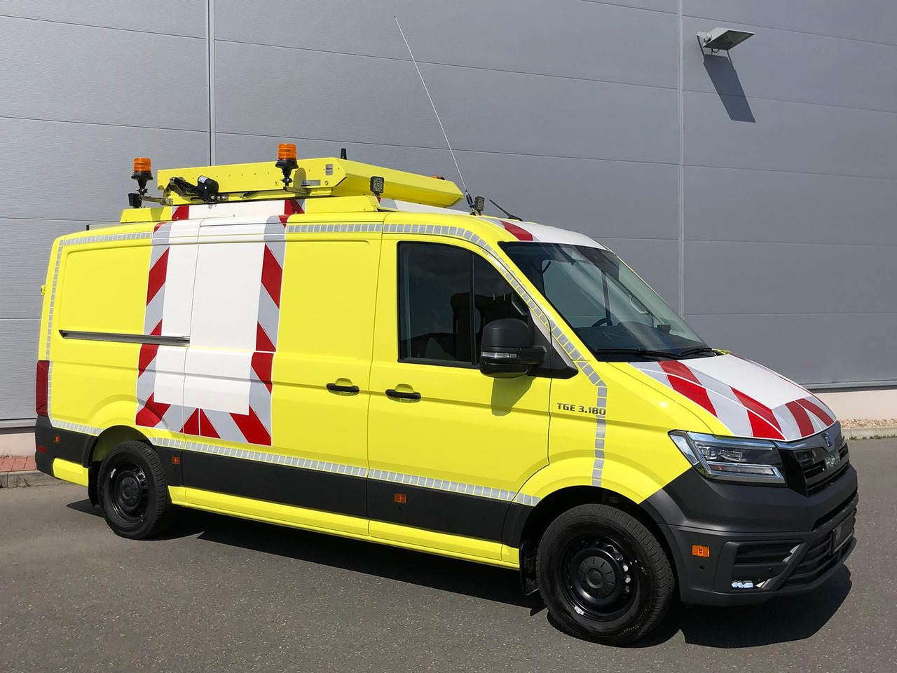 MAN TGE 3.180 L3H2 BF 4 BEGLEITFAHRZEUG ACC LED NAVI - Panel van: picture 2 MAN TGE 3.180 L3H2 BF 4 BEGLEITFAHRZEUG ACC LED NAVI - Panel van: picture 2