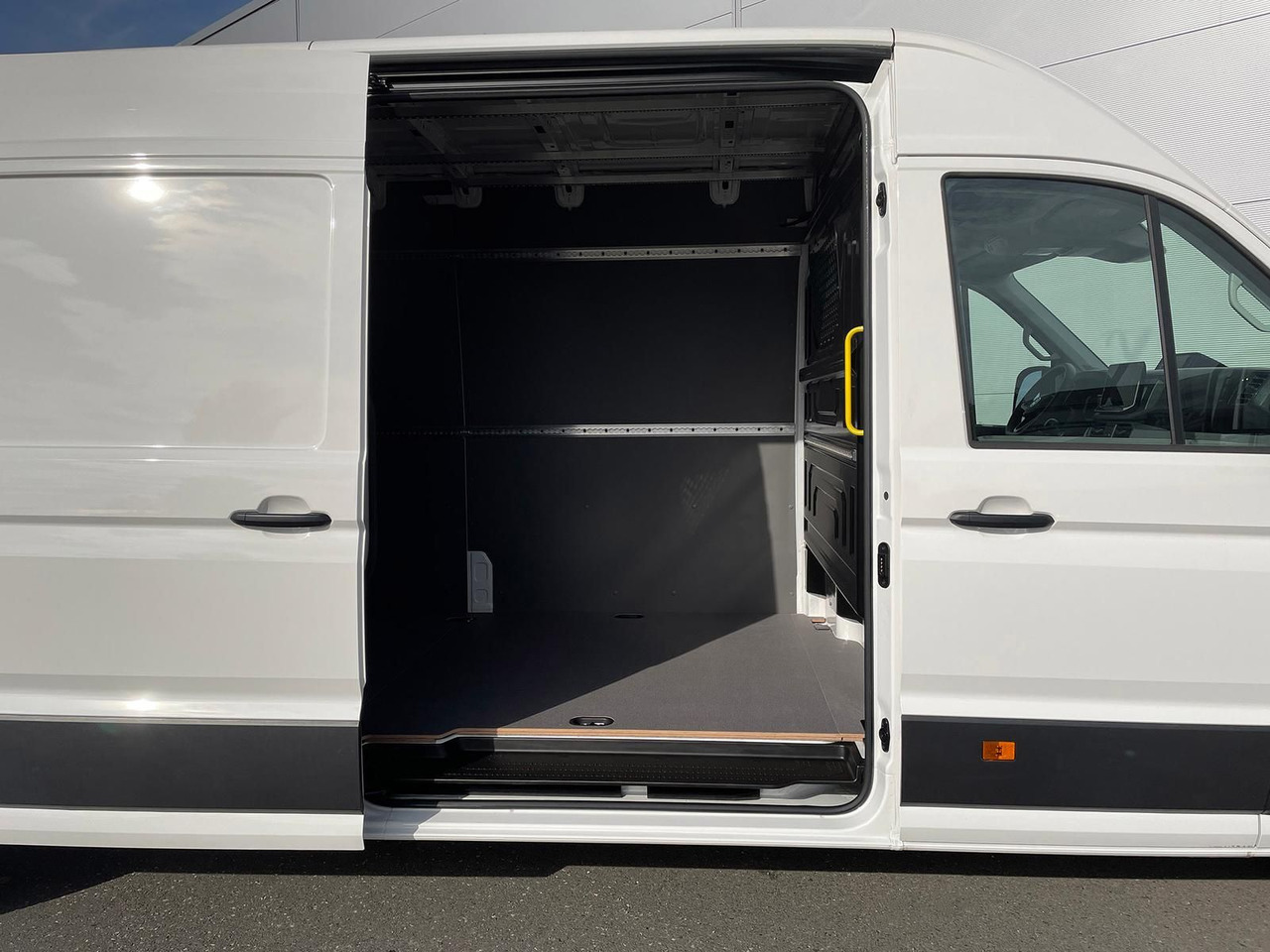 People carrier Volkswagen Crafter Kasten 35 L4H3 Autom. NAVI KAMERA KLIMA: picture 10 People carrier Volkswagen Crafter Kasten 35 L4H3 Autom. NAVI KAMERA KLIMA: picture 10