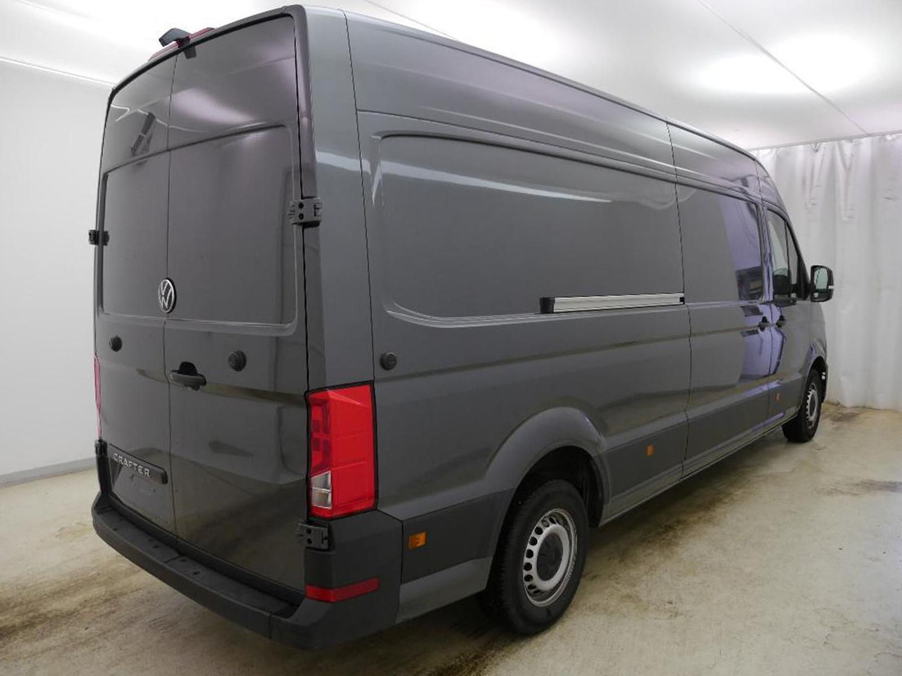 Volkswagen Crafter Kasten 35 L4H3 PDC DAB KAMERA KLIMA MFL - People carrier: picture 2 Volkswagen Crafter Kasten 35 L4H3 PDC DAB KAMERA KLIMA MFL - People carrier: picture 2