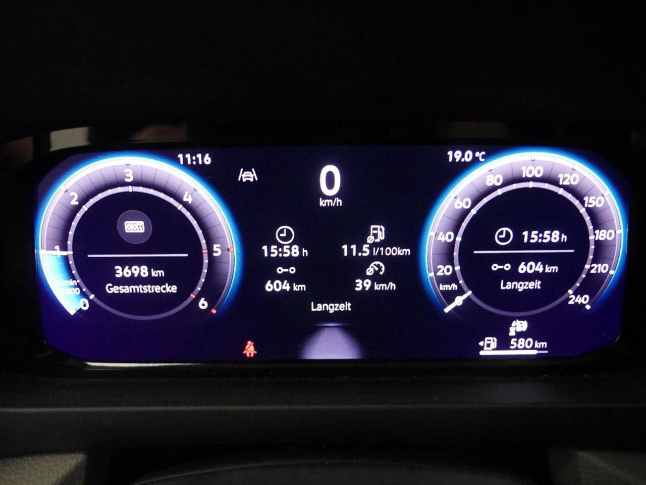 Volkswagen Crafter Kasten 35 L4H3 PDC DAB KAMERA KLIMA MFL - People carrier: picture 3 Volkswagen Crafter Kasten 35 L4H3 PDC DAB KAMERA KLIMA MFL - People carrier: picture 3