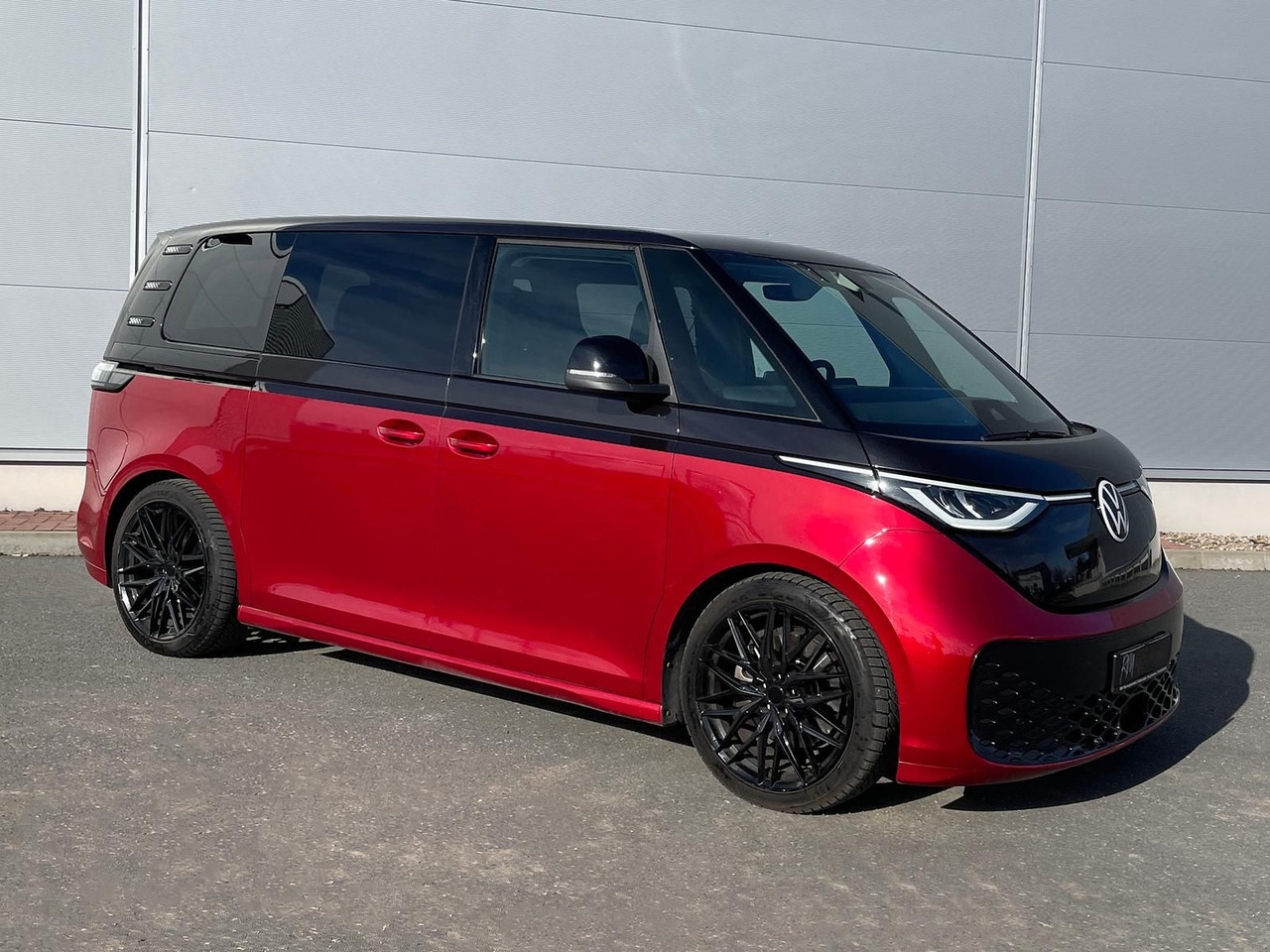 Volkswagen ID.Buzz KW Fahrwerk LM Felgen KLIMA PDC ACC DAB - People carrier, Electric van: picture 1 Volkswagen ID.Buzz KW Fahrwerk LM Felgen KLIMA PDC ACC DAB - People carrier, Electric van: picture 1