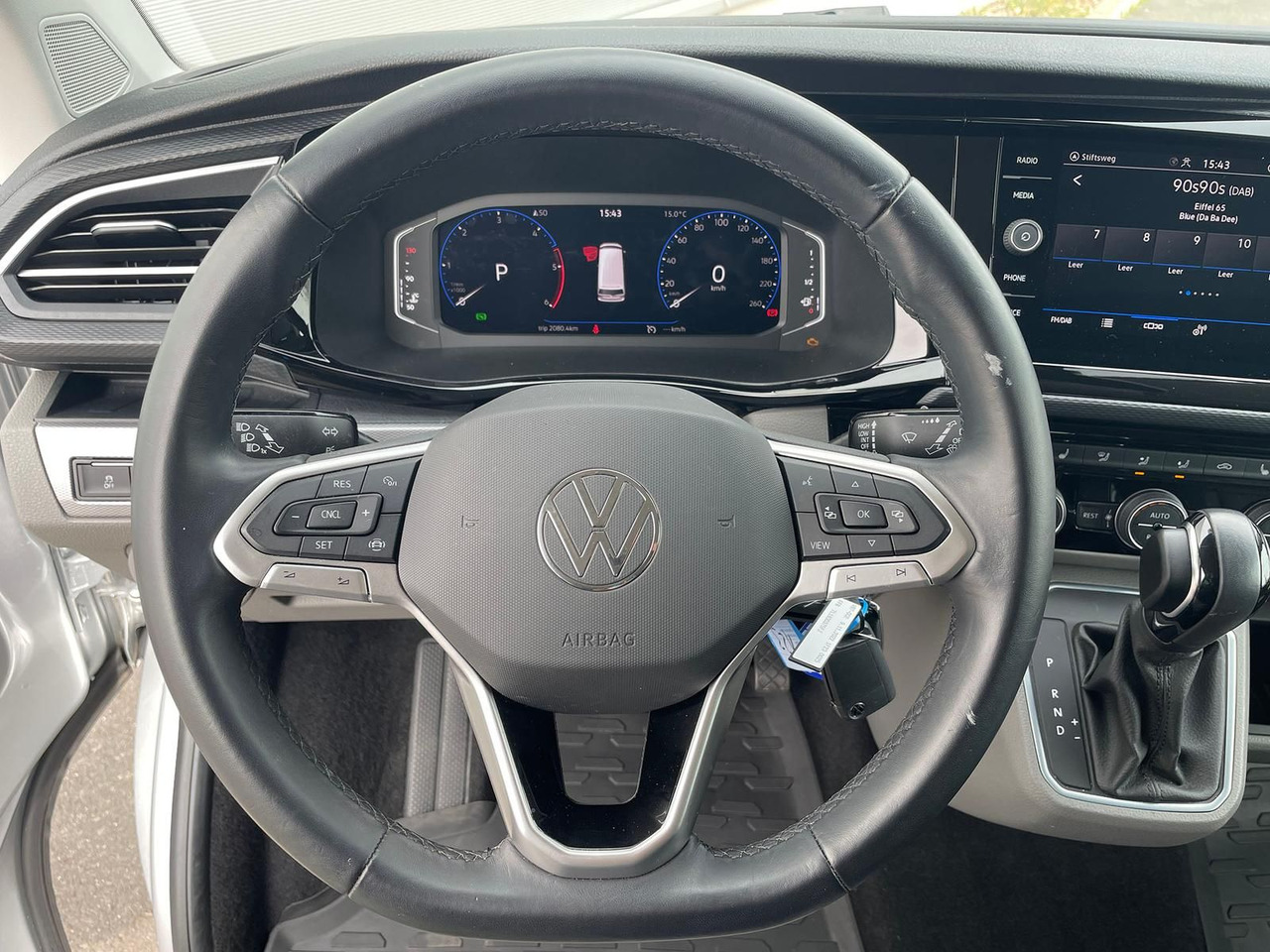 People carrier Volkswagen T6.1 Caravelle Highline STANDHZ NAVI LEDER PDC: picture 12