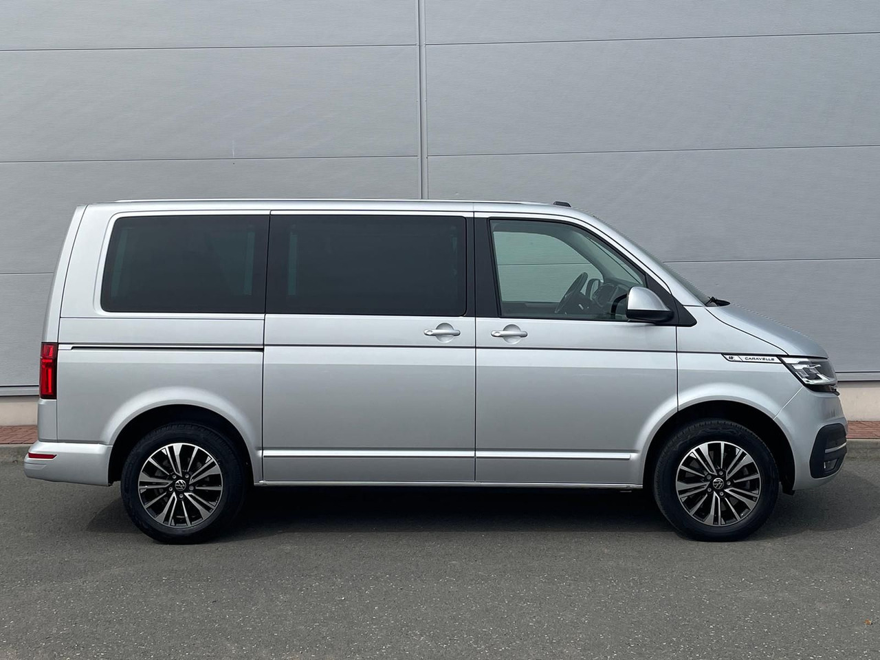 Volkswagen T6.1 Caravelle Highline STANDHZ NAVI LEDER PDC - People carrier: picture 5 Volkswagen T6.1 Caravelle Highline STANDHZ NAVI LEDER PDC - People carrier: picture 5