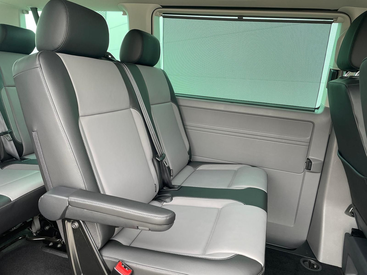 People carrier Volkswagen T6.1 Caravelle Highline STANDHZ NAVI LEDER PDC: picture 26