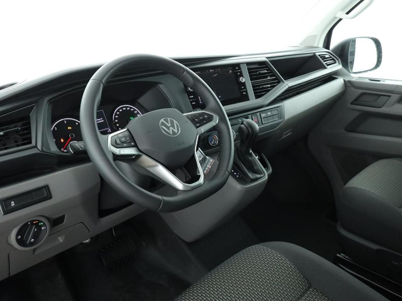 Volkswagen T6.1 Transporter 4MOTION NAVI STANDHZ ACC PDC - Minibus, People carrier: picture 4 Volkswagen T6.1 Transporter 4MOTION NAVI STANDHZ ACC PDC - Minibus, People carrier: picture 4