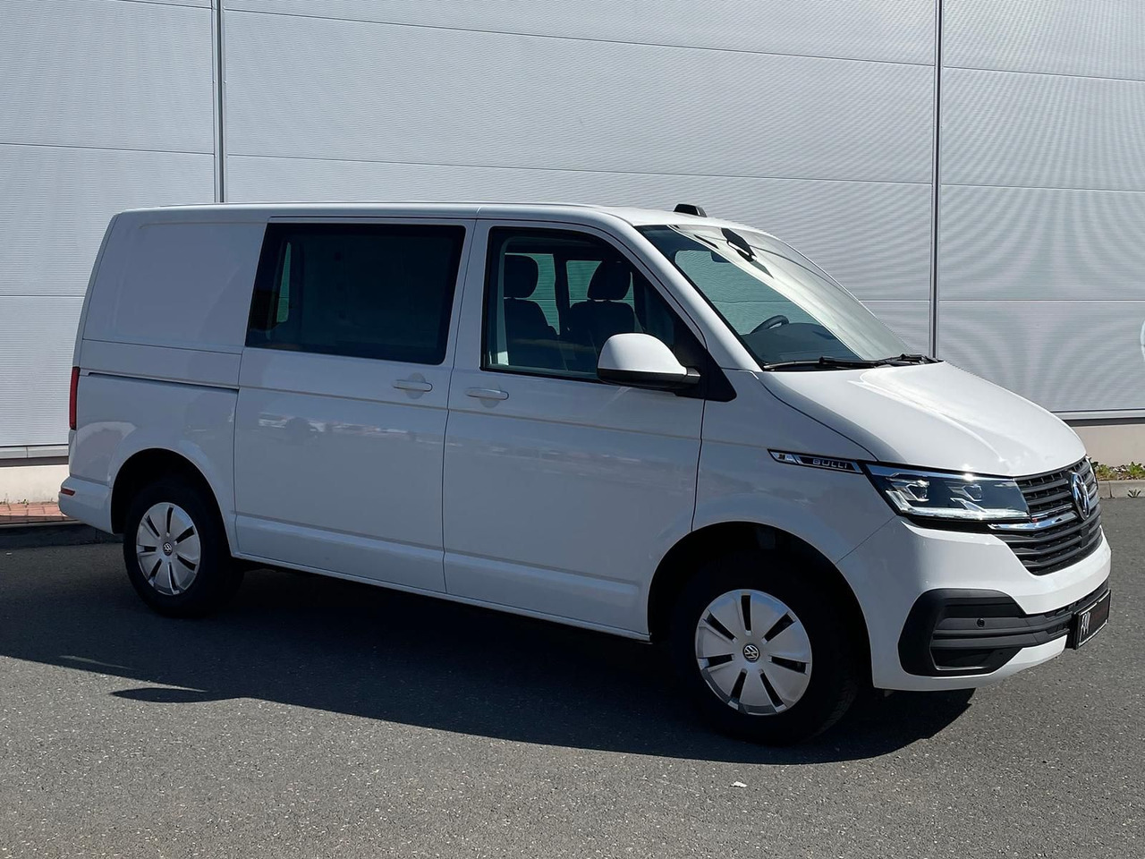 Volkswagen T6.1 Transporter Kasten 4M ACC PDC KAMERA STANDH - People carrier: picture 2 Volkswagen T6.1 Transporter Kasten 4M ACC PDC KAMERA STANDH - People carrier: picture 2