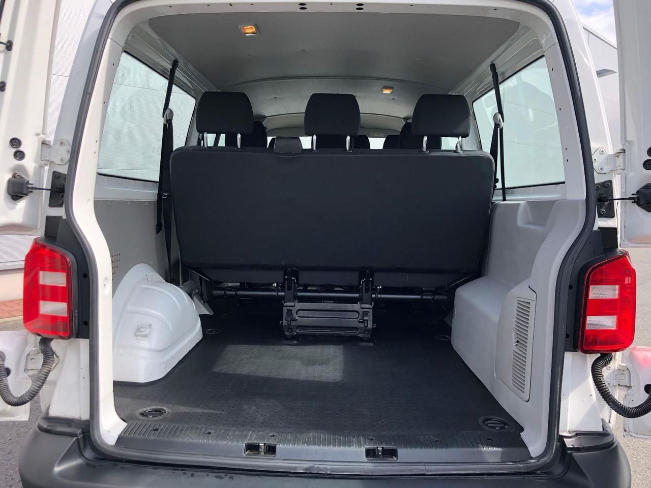 Minibus, People carrier Volkswagen T6 Transporter 2.0 TDI Kombi lang 9-SITZE TEMP: picture 22 Minibus, People carrier Volkswagen T6 Transporter 2.0 TDI Kombi lang 9-SITZE TEMP: picture 22