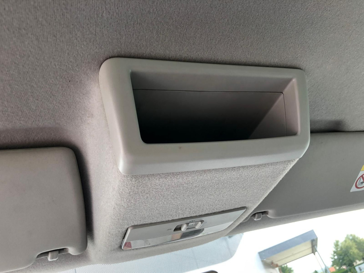 Minibus, People carrier Volkswagen T6 Transporter 2.0 TDI Kombi lang 9-SITZE TEMP: picture 37 Minibus, People carrier Volkswagen T6 Transporter 2.0 TDI Kombi lang 9-SITZE TEMP: picture 37