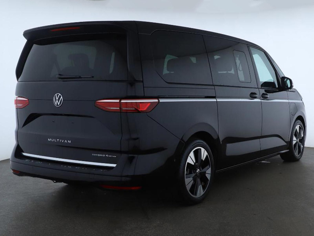 Volkswagen T7 Multivan Style eHybrid LR 4MOTION AHK ACC - People carrier: picture 2 Volkswagen T7 Multivan Style eHybrid LR 4MOTION AHK ACC - People carrier: picture 2