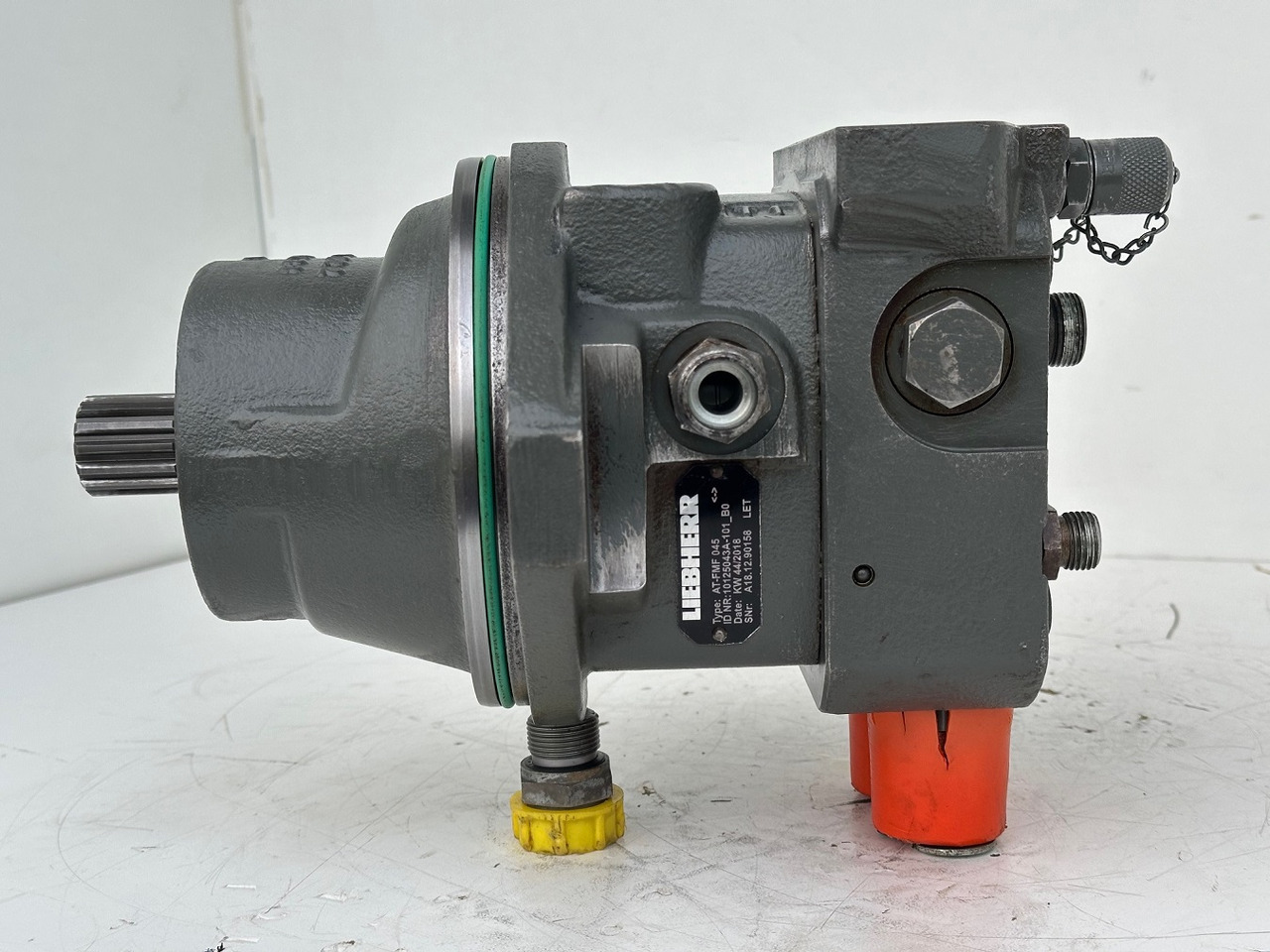 LIEBHERR Original Hydraulikeinbaumotor AT-FMF045. ID-Nr.9075181 – ID-Nr.10125043A. A309, A311, A312, A314, A316, A900, A904, A918, R313, R317, R900, R904. #A18.12.90158# - Hydraulic motor for Excavator: picture 5 LIEBHERR Original Hydraulikeinbaumotor AT-FMF045. ID-Nr.9075181 – ID-Nr.10125043A. A309, A311, A312, A314, A316, A900, A904, A918, R313, R317, R900, R904. #A18.12.90158# - Hydraulic motor for Excavator: picture 5