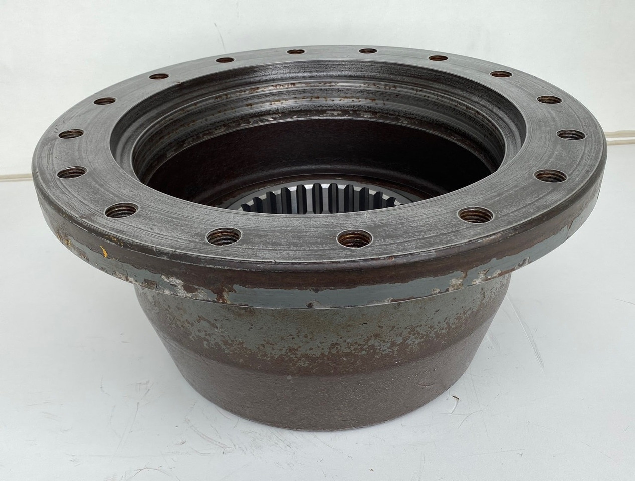 Liebherr Abtriebsglocke ID-Nr.90216077. Typ:FAT400G546.  Typ:PR71605LGP, PR716LGP, PR716XL. - Final drive for Construction machinery: picture 3 Liebherr Abtriebsglocke ID-Nr.90216077. Typ:FAT400G546.  Typ:PR71605LGP, PR716LGP, PR716XL. - Final drive for Construction machinery: picture 3