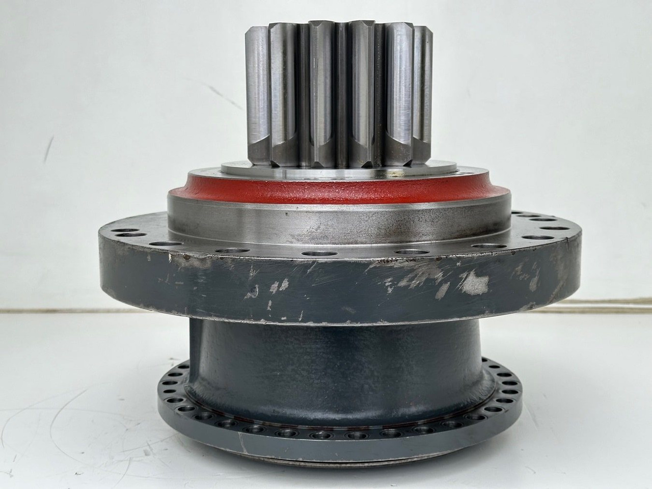 Liebherr Abtriebswellengehäuse ID-Nr.90018934 mit Abtriebswelle ID-Nr.90204999. SAT275/260 - SAT275/261 - SAT275/266 - SAT275/289. #0785#03478# - Transmission for Construction machinery: picture 4 Liebherr Abtriebswellengehäuse ID-Nr.90018934 mit Abtriebswelle ID-Nr.90204999. SAT275/260 - SAT275/261 - SAT275/266 - SAT275/289. #0785#03478# - Transmission for Construction machinery: picture 4