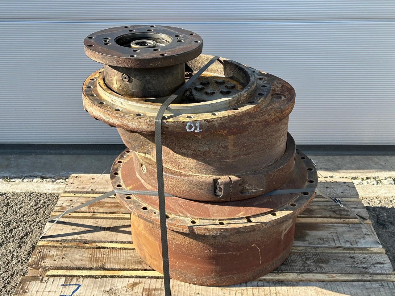 Liebherr Fahrantrieb FAT450E510. ID-Nr.970351501 - ID-Nr.90025195 - ID-Nr.90203584. LR634-992, LU755D-999, O634-992, PR734-4L-1481,PR734-4XL-1659. #10739.01# - Final drive for Bulldozer: picture 1 Liebherr Fahrantrieb FAT450E510. ID-Nr.970351501 - ID-Nr.90025195 - ID-Nr.90203584. LR634-992, LU755D-999, O634-992, PR734-4L-1481,PR734-4XL-1659. #10739.01# - Final drive for Bulldozer: picture 1