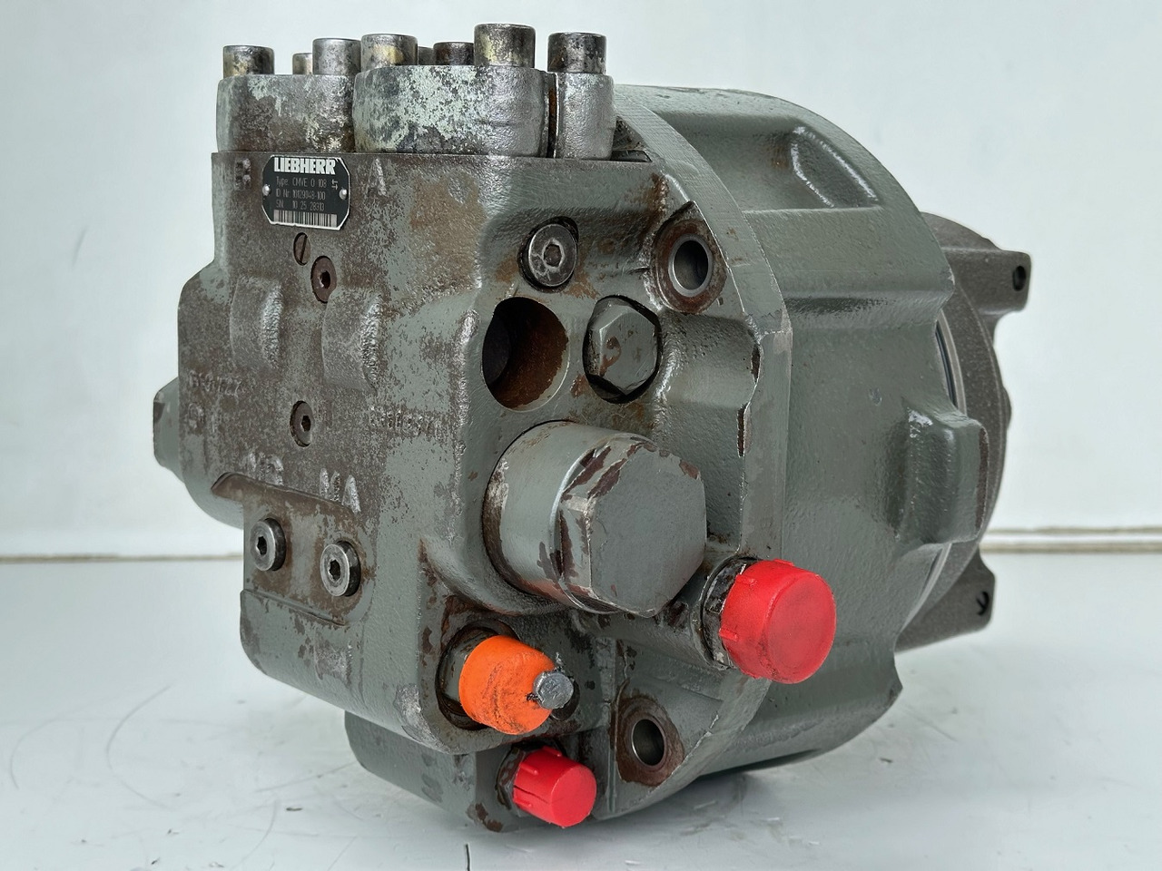 Hydraulic motor for Construction machinery Liebherr Hydraulikeinbaumotor CMVE O 108. ID-Nr.10118562 - ID-Nr.10132610 - ID-Nr.10129048. LOS1916, LOS916, LOS926, R906, R916, R918, R920, R922, R924, R926COMP, R926, R936. #28313#: picture 7 Hydraulic motor for Construction machinery Liebherr Hydraulikeinbaumotor CMVE O 108. ID-Nr.10118562 - ID-Nr.10132610 - ID-Nr.10129048. LOS1916, LOS916, LOS926, R906, R916, R918, R920, R922, R924, R926COMP, R926, R936. #28313#: picture 7