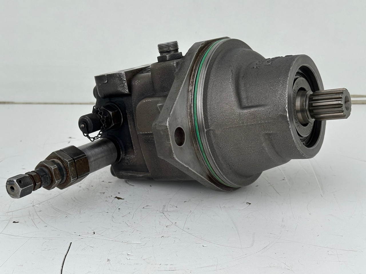 Liebherr Original Hydraulikeinbaumotor FMF045.  ID-Nr.12464105.   SAT250/287.  LH18M, LH22C, LH22M, LH24M, LH26EC, LH26EM, LH26M.    #12464105.20985# - Swing motor for Construction machinery: picture 3 Liebherr Original Hydraulikeinbaumotor FMF045.  ID-Nr.12464105.   SAT250/287.  LH18M, LH22C, LH22M, LH24M, LH26EC, LH26EM, LH26M.    #12464105.20985# - Swing motor for Construction machinery: picture 3