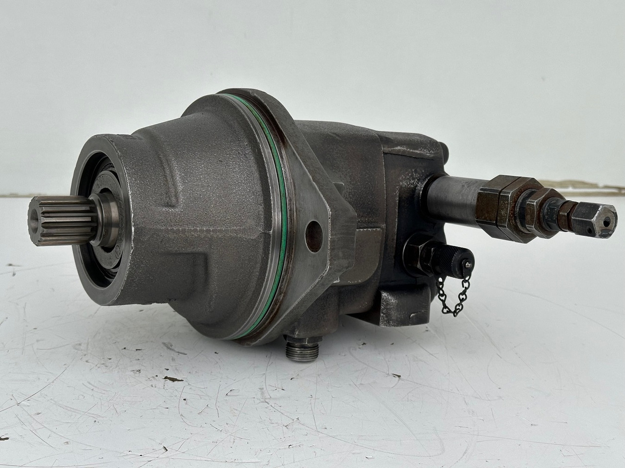 Liebherr Original Hydraulikeinbaumotor FMF045.  ID-Nr.12464105.   SAT250/287.  LH18M, LH22C, LH22M, LH24M, LH26EC, LH26EM, LH26M.    #12464105.20985# - Swing motor for Construction machinery: picture 5 Liebherr Original Hydraulikeinbaumotor FMF045.  ID-Nr.12464105.   SAT250/287.  LH18M, LH22C, LH22M, LH24M, LH26EC, LH26EM, LH26M.    #12464105.20985# - Swing motor for Construction machinery: picture 5
