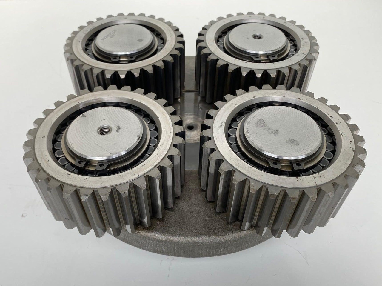 Liebherr Planetenträger ID-Nr.90203516 mit Planetenrad ID-Nr.90203494.  Typ:FAT400G546.    PR71605LGP-1823. PR716LGP-1423. PR716XL-1422. - Final drive for Bulldozer: picture 2 Liebherr Planetenträger ID-Nr.90203516 mit Planetenrad ID-Nr.90203494.  Typ:FAT400G546.    PR71605LGP-1823. PR716LGP-1423. PR716XL-1422. - Final drive for Bulldozer: picture 2