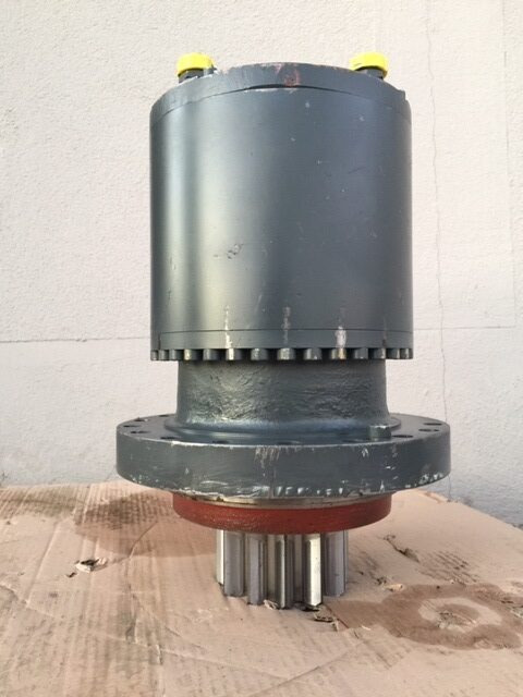 Liebherr Schwenkantrieb SAT250/278, ID-Nr.90214865 - ID-Nr.90017774 - ID-Nr.90209641. - Swing motor for Crawler excavator: picture 1 Liebherr Schwenkantrieb SAT250/278, ID-Nr.90214865 - ID-Nr.90017774 - ID-Nr.90209641. - Swing motor for Crawler excavator: picture 1