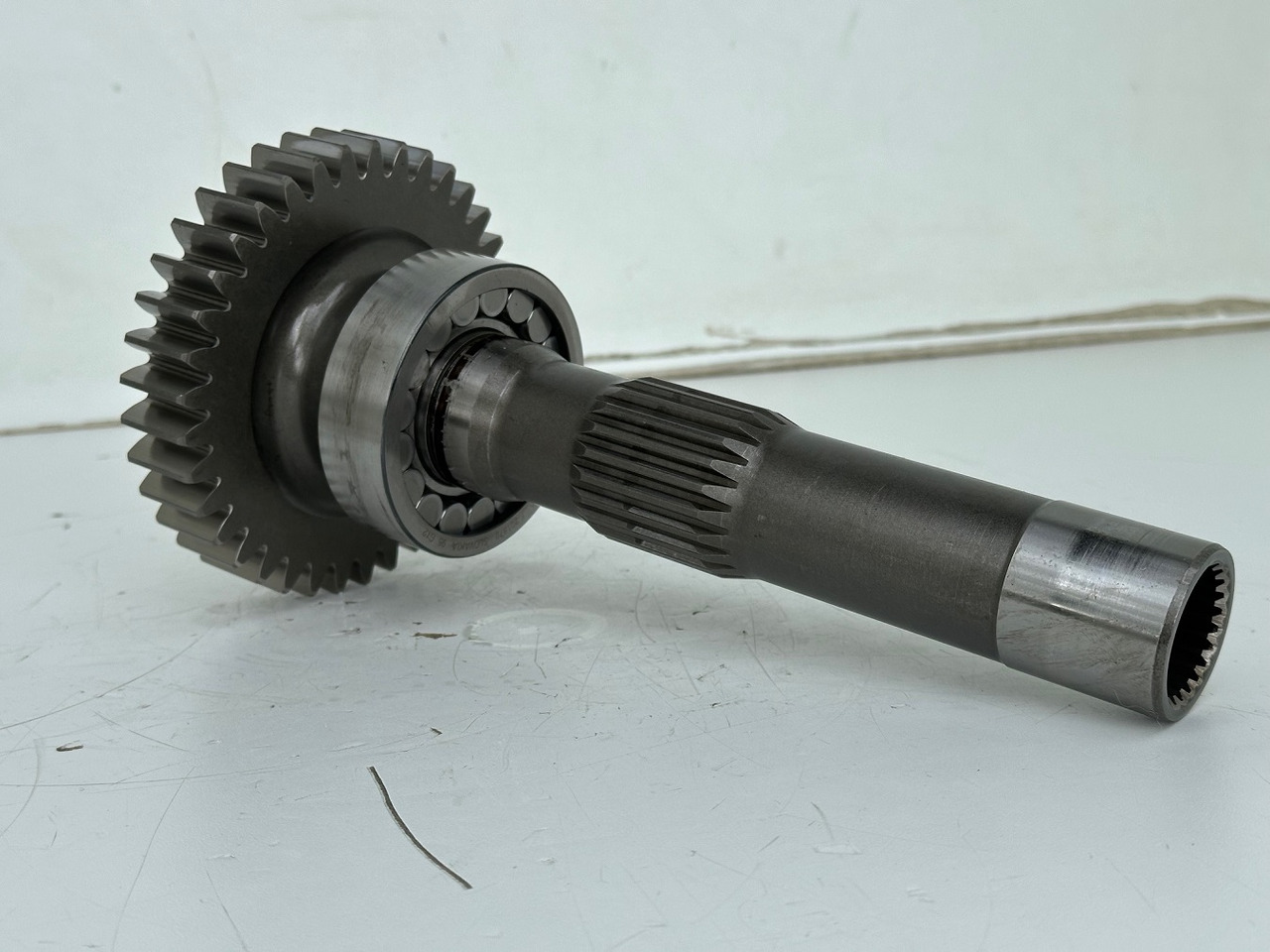 Liebherr Triebwelle ID-Nr.10117140 mit Zylinderrollenlager ID-Nr.7080150 - ID-Nr.7380070.  A914, A922, A924, A928, LH30, LH35, P914, P924, R906, R914, R916, R924, R924 COMP. #101171470.02# - Hydraulic pump for Construction machinery: picture 3 Liebherr Triebwelle ID-Nr.10117140 mit Zylinderrollenlager ID-Nr.7080150 - ID-Nr.7380070.  A914, A922, A924, A928, LH30, LH35, P914, P924, R906, R914, R916, R924, R924 COMP. #101171470.02# - Hydraulic pump for Construction machinery: picture 3