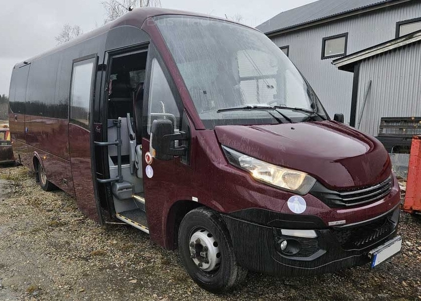 IVECO ROSERO FIRST 70C18 - Minibus, People carrier: picture 1 IVECO ROSERO FIRST 70C18 - Minibus, People carrier: picture 1